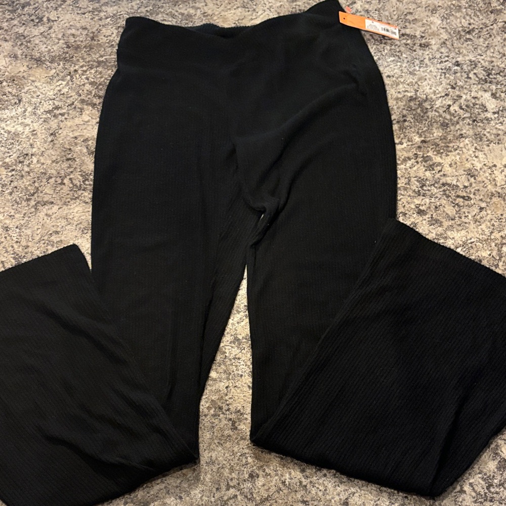 Colsie Black Ribbed Apparel